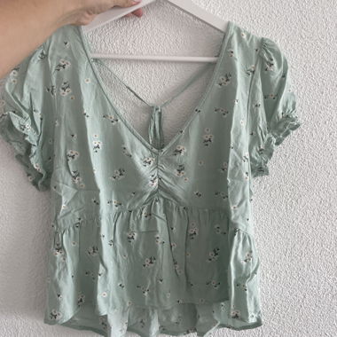 hollister top