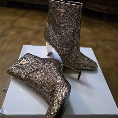 Guess-Stiefeletten mit Absatz