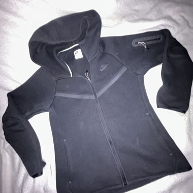Top Nike Tech nero, autentico e nuovo