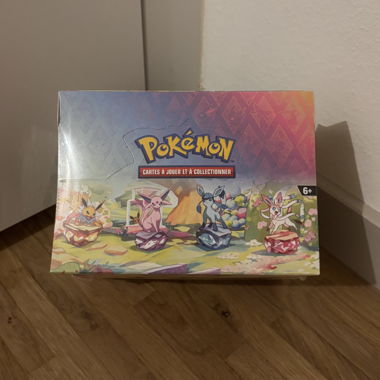 Cofanetto di carte Pokémon da giocare e collezionare