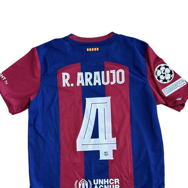 Araujo Barcelona jersey 