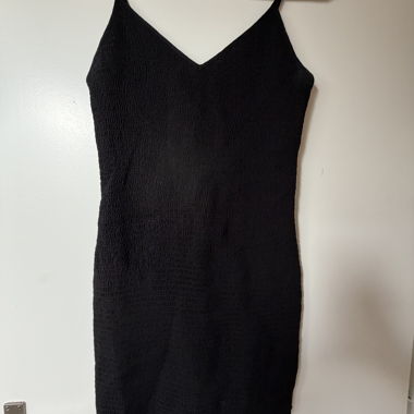 Schwarzes Smock-Kleid