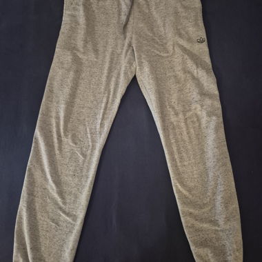 Jogging Adidas gris