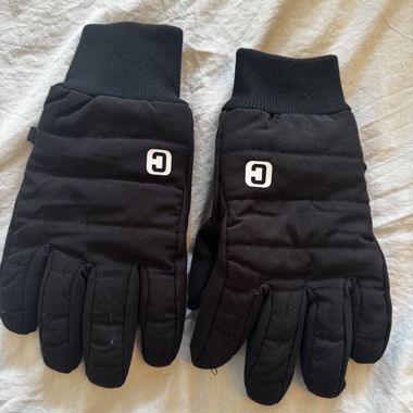 Schwarze Winterhandschuhe