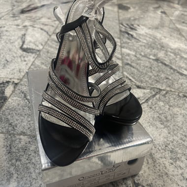 Queen Heels
