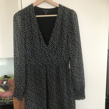 Kleid geblümt Gr. 36