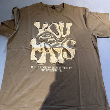 Braunes Grafik-T-Shirt