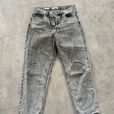 Jeans mom grigio Pull&Bear EUR 38