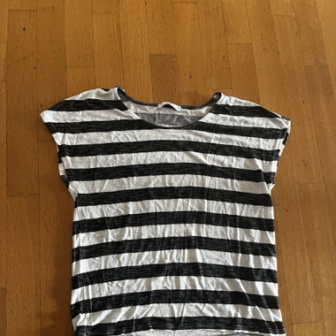 Lockeres, gestreiftes Shirt 