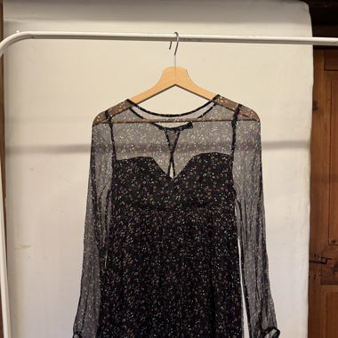 Seidenkleid mit Blümchen, S