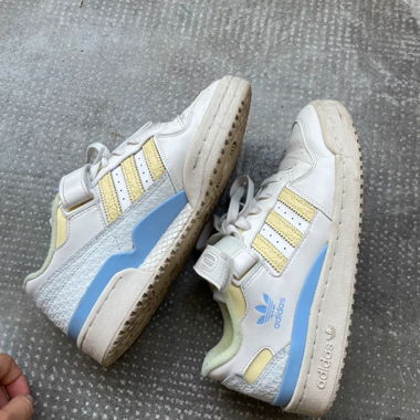 Adidas sneaker