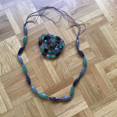 Bracelet and necklace set