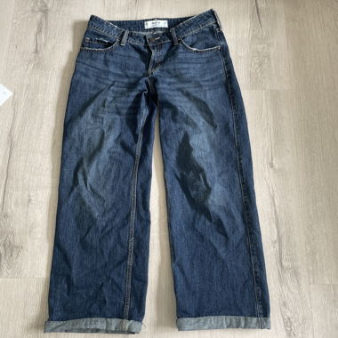 Pantaloni larghi a vita bassa
