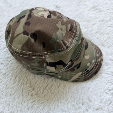 Cappellino mimetico
