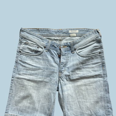 Jorts in denim chiaro a vestibilità ampia