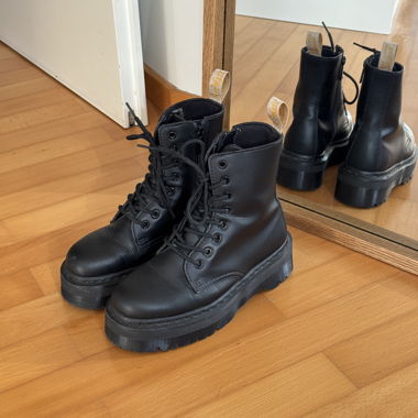 Bottines montantes à lacets Dr. Martens Vegan Jadon II Mono