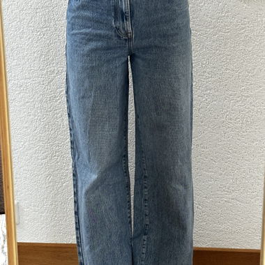 Jeans a vita alta e ampi