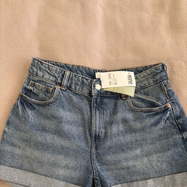 shorts in denim
