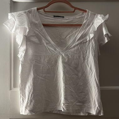 T-Shirt mit Rüschen-Schultern