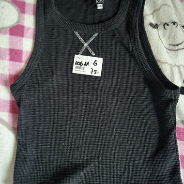 Belly-free tops black