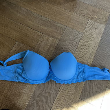 Blaue BH-Cups