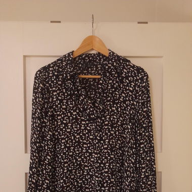 Bluse mit dezenten Rüschen