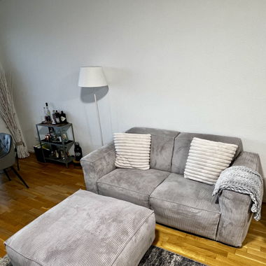 Wunderschönes Cordsofa hellgrau