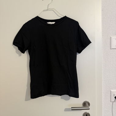 T-shirt noir basique à manches courtes