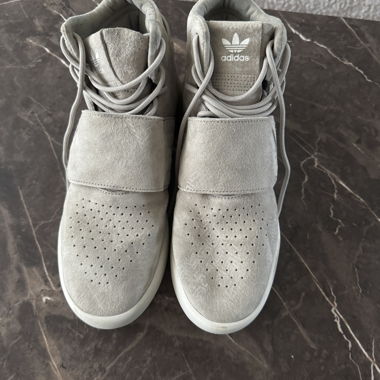 Adidas Sneaker