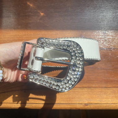 Cintura bianca con strass