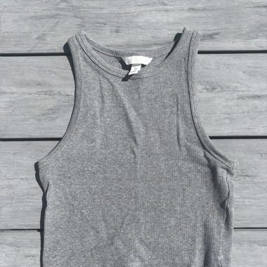 Graues Rib-Tanktop