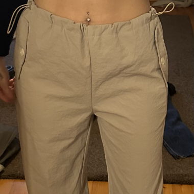Hose mit weiten Beinen