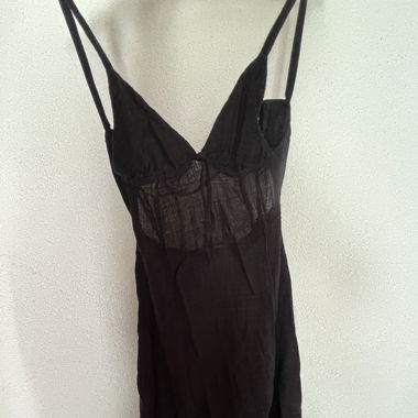 Schwarzes Kleid