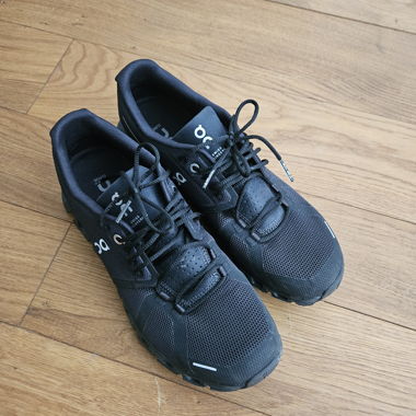 On Cloud Laufschuhe EU 42