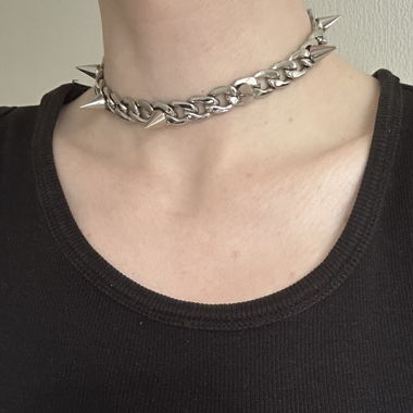 Vitaly spike choker
