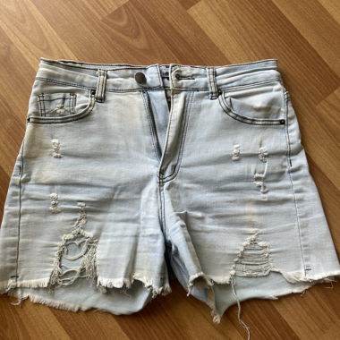 Short en jean bleu clair