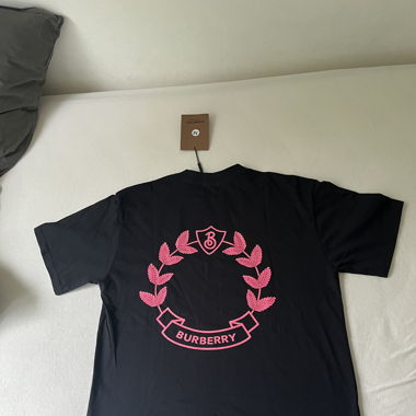 Burberry t-shirt Size M