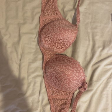 Reggiseno in pizzo rosa