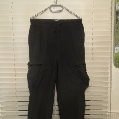 Black parachute pants 