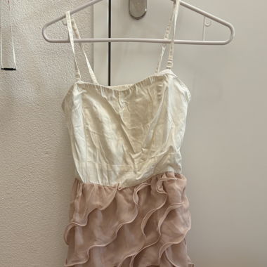 Kleid weiss/rosa mit Rüschchen