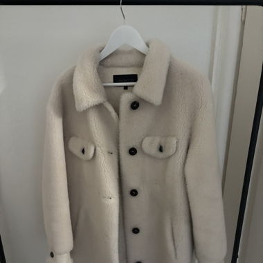 White Cozy Oakwood Jacket