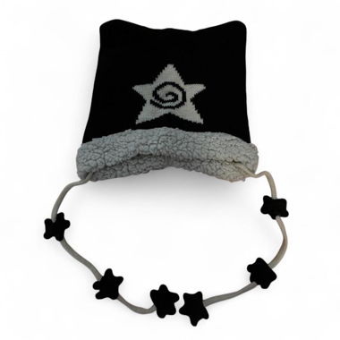 Black and white star beanie with white lining