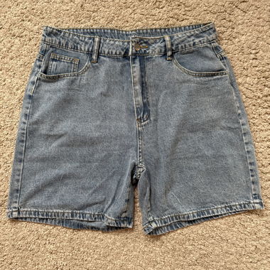 Shorts in denim