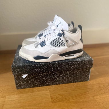 Jordan 4 Military Black