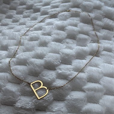 Collana con lettera B dorata