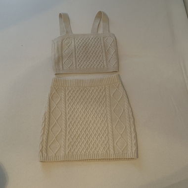 Ensemble jupe avec haut assorti