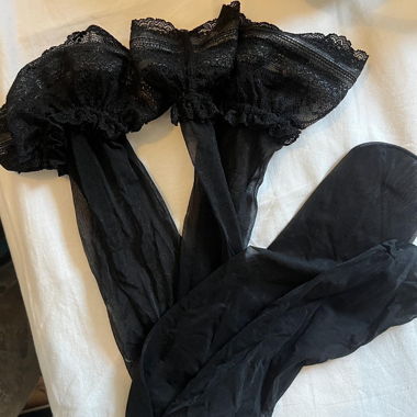 Over-Knee-Socken mit Spitze und Halt