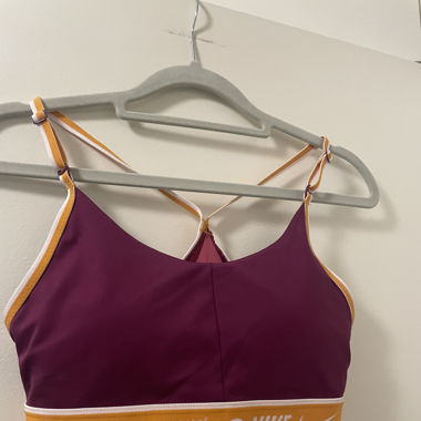 Nike top