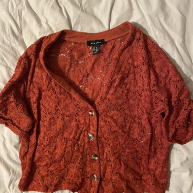 Rotes spitzen t shirt