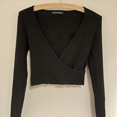 Top noire en V